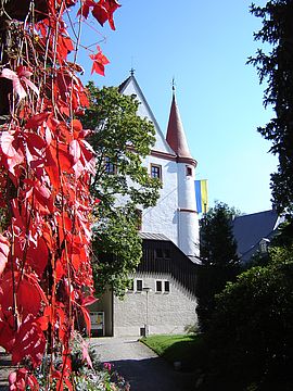 Schlettau Castle in autumn